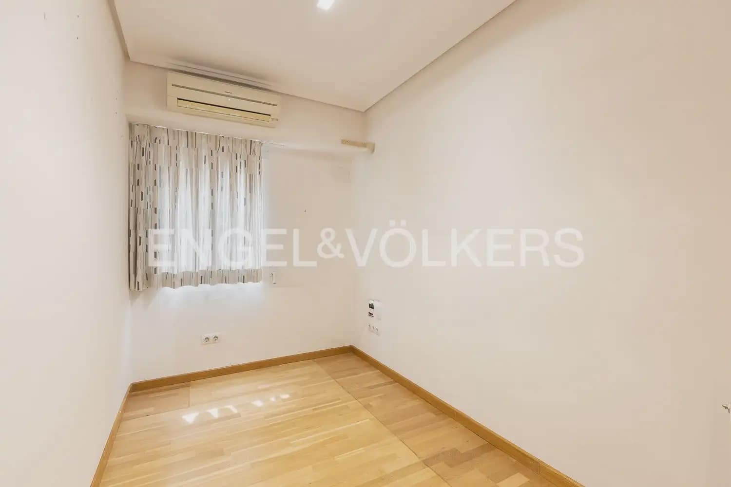 4 sypialnia Mieszkanie na sprzedaż w Miasto Walencja z garażem - 485 000 € (Ref: 9897604)