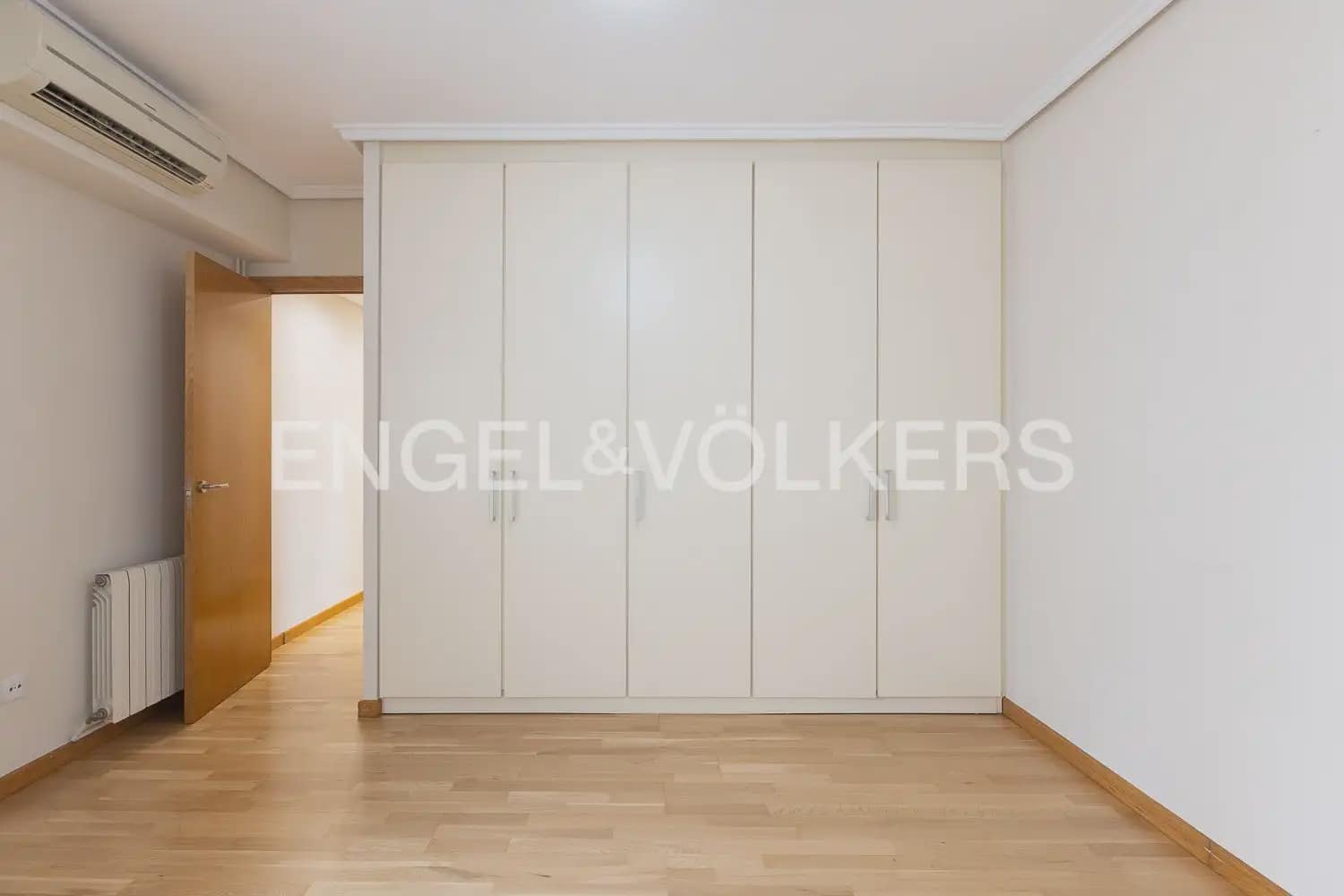 4 sypialnia Mieszkanie na sprzedaż w Miasto Walencja z garażem - 485 000 € (Ref: 9897604)