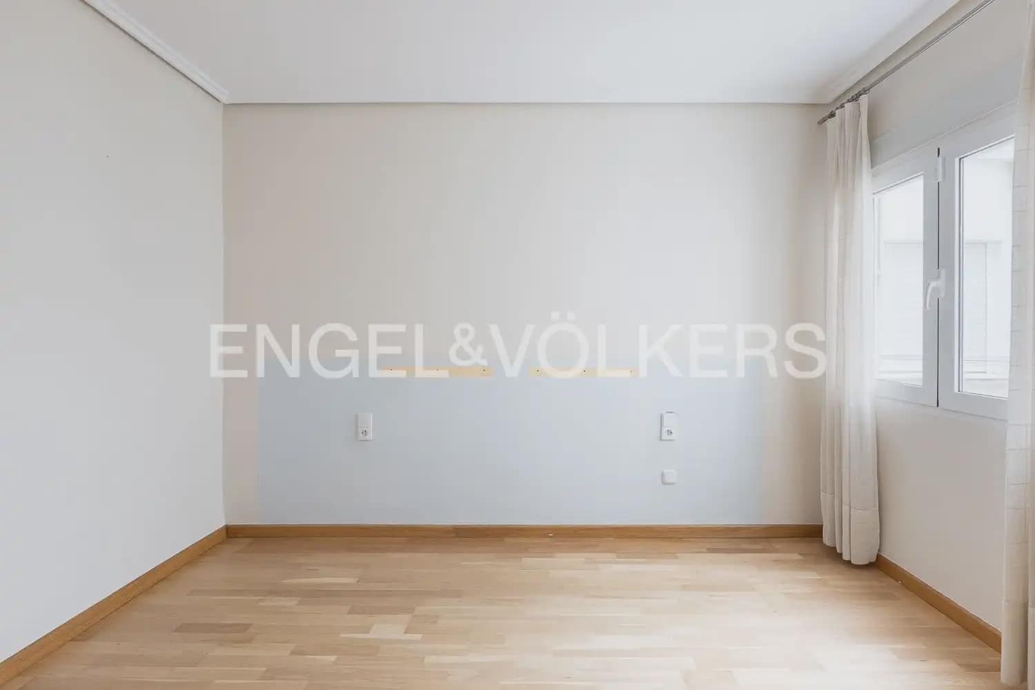 4 sypialnia Mieszkanie na sprzedaż w Miasto Walencja z garażem - 485 000 € (Ref: 9897604)