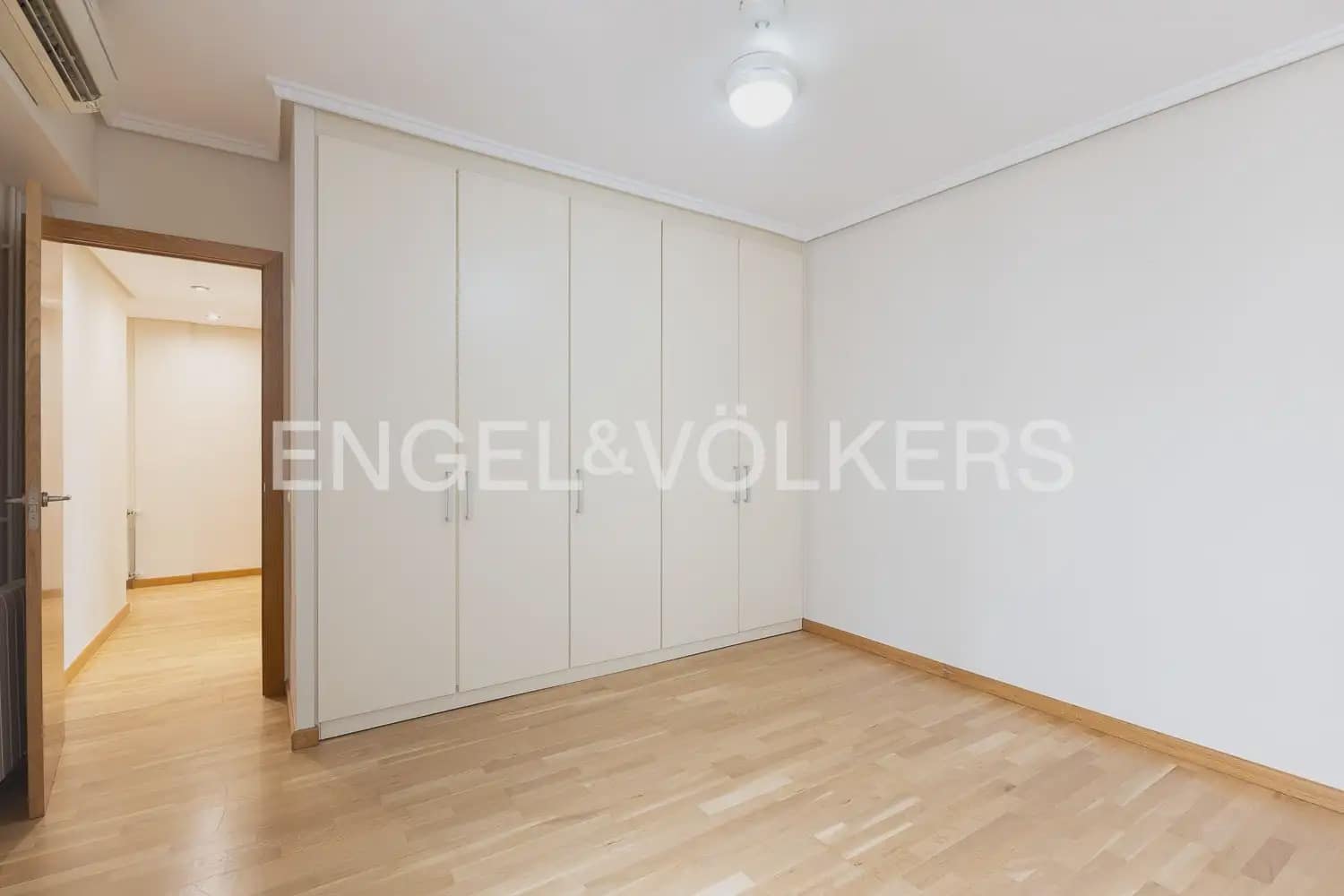 4 sypialnia Mieszkanie na sprzedaż w Miasto Walencja z garażem - 485 000 € (Ref: 9897604)