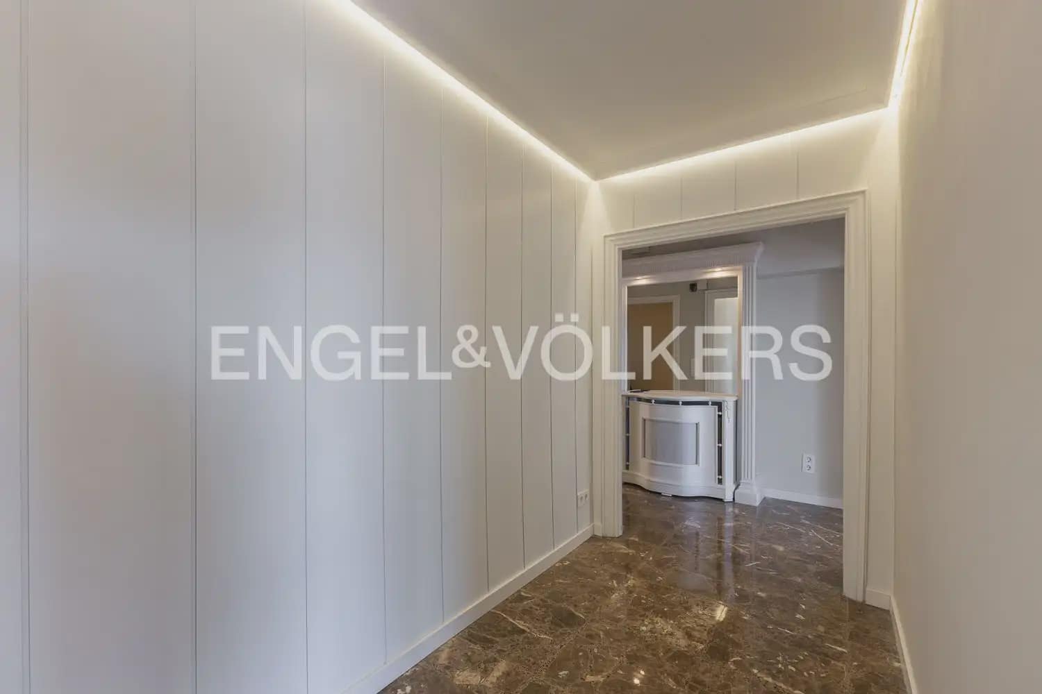 3 quarto Apartamento para arrendar em Valencia cidade com garagem - 1 900 € (Ref: 9897605)