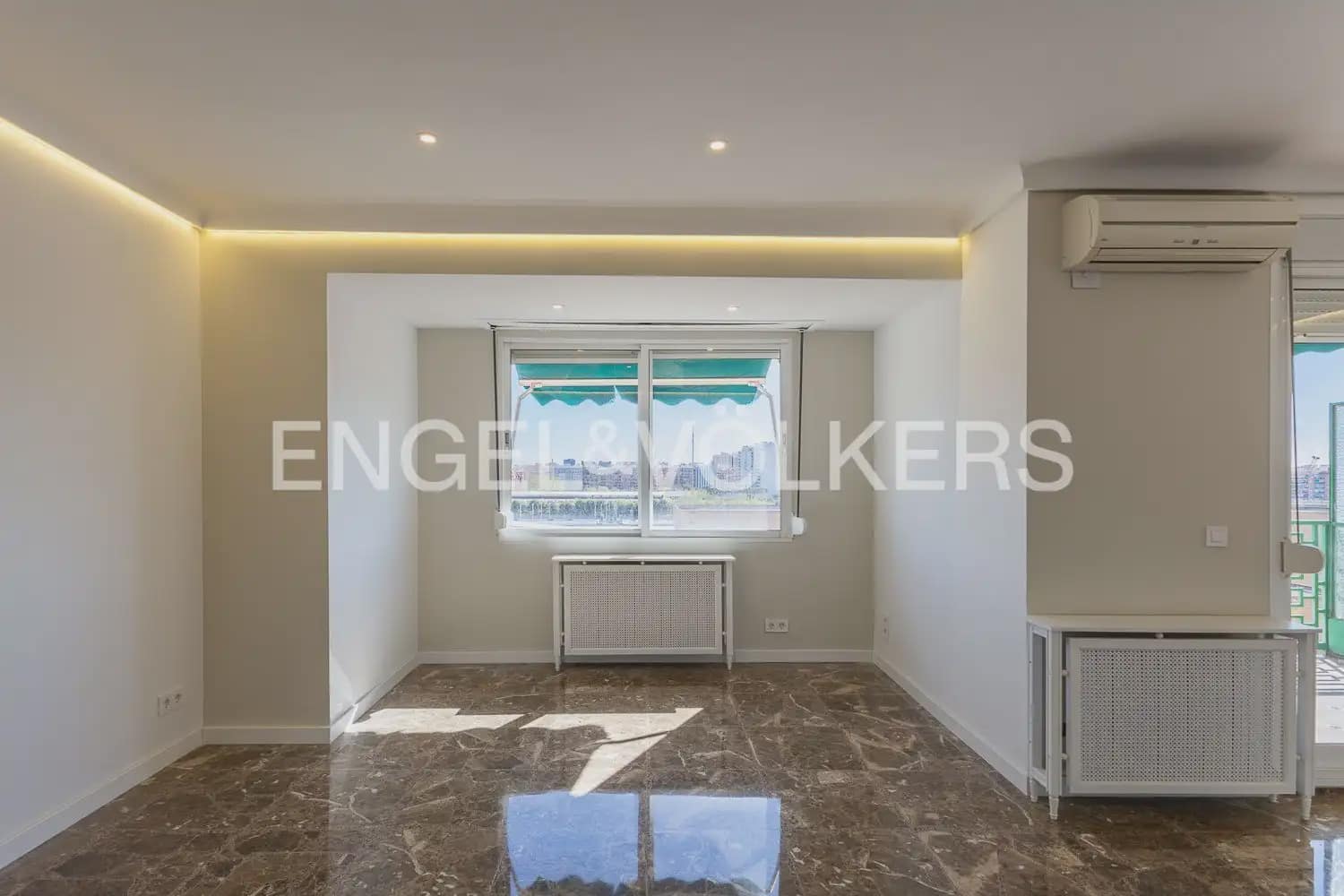 3 quarto Apartamento para arrendar em Valencia cidade com garagem - 1 900 € (Ref: 9897605)