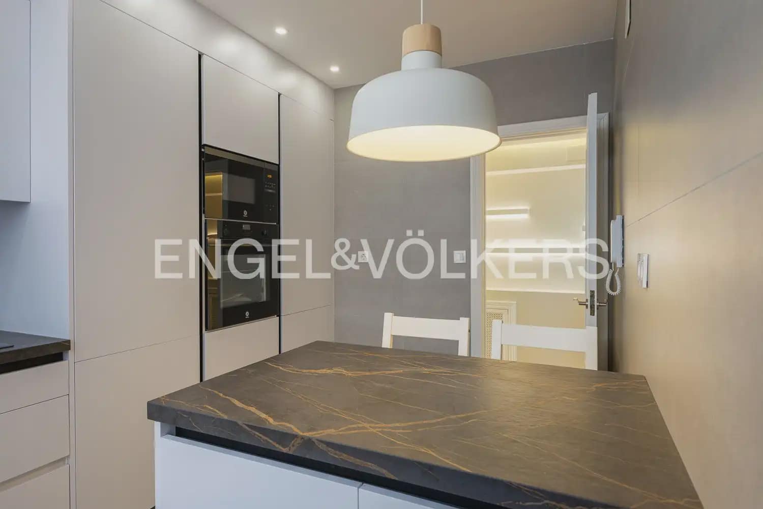 3 quarto Apartamento para arrendar em Valencia cidade com garagem - 1 900 € (Ref: 9897605)