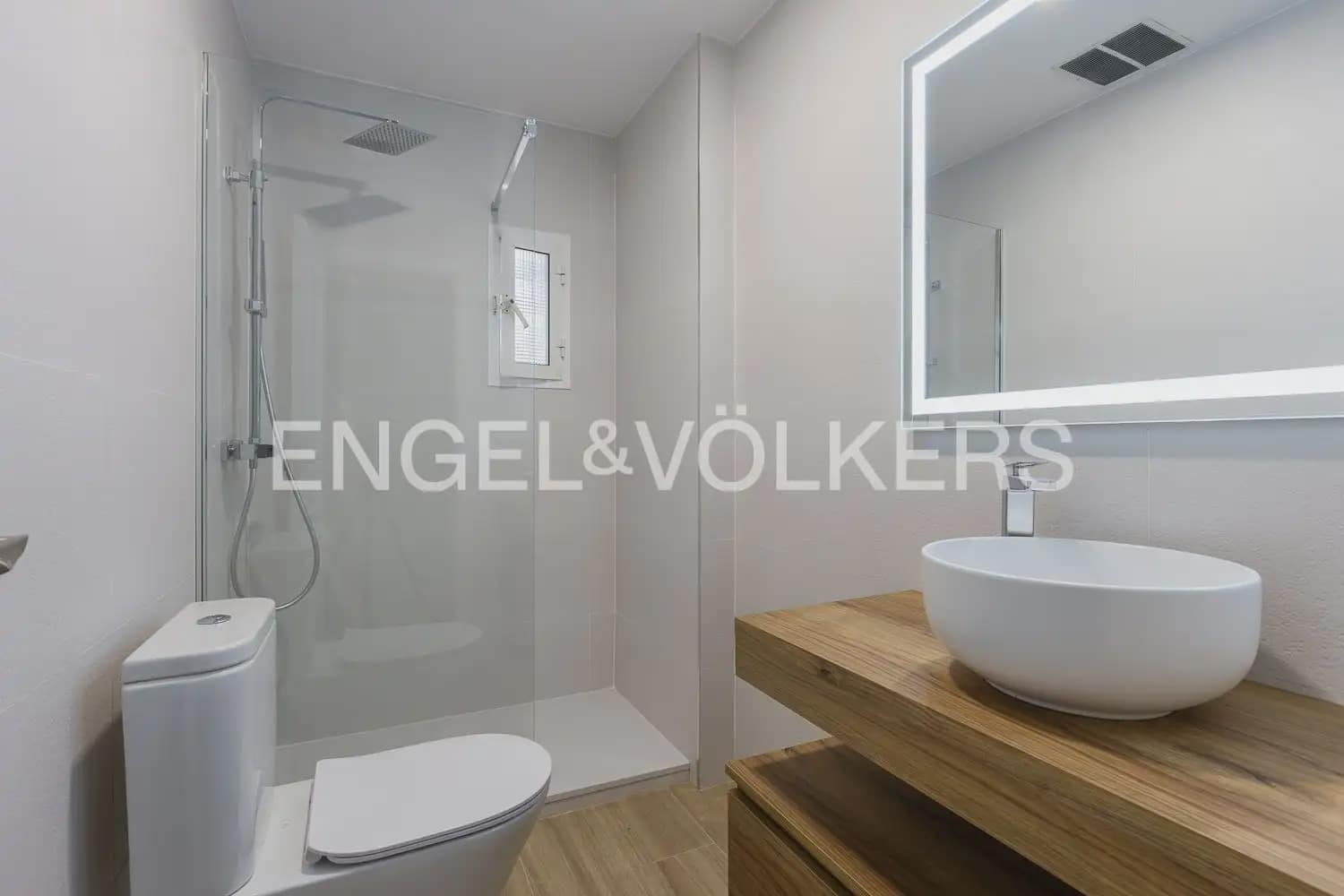 3 quarto Apartamento para arrendar em Valencia cidade com garagem - 1 900 € (Ref: 9897605)