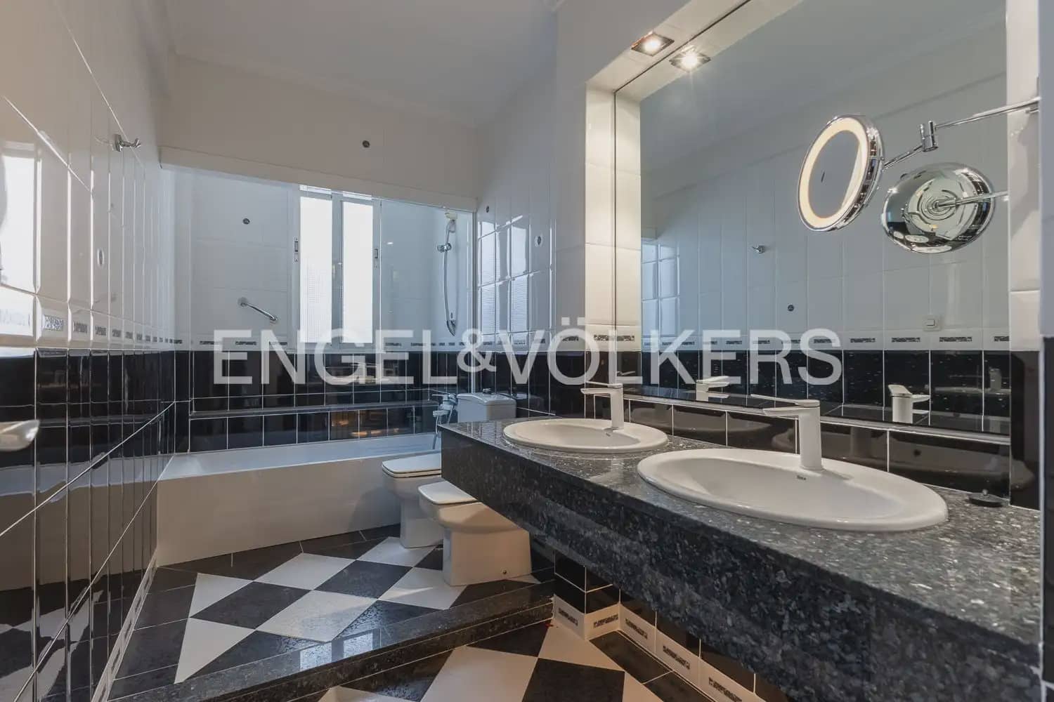 3 quarto Apartamento para arrendar em Valencia cidade com garagem - 1 900 € (Ref: 9897605)