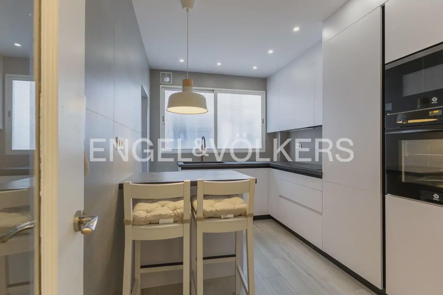 3 quarto Apartamento para arrendar em Valencia cidade com garagem - 1 900 € (Ref: 9897605)