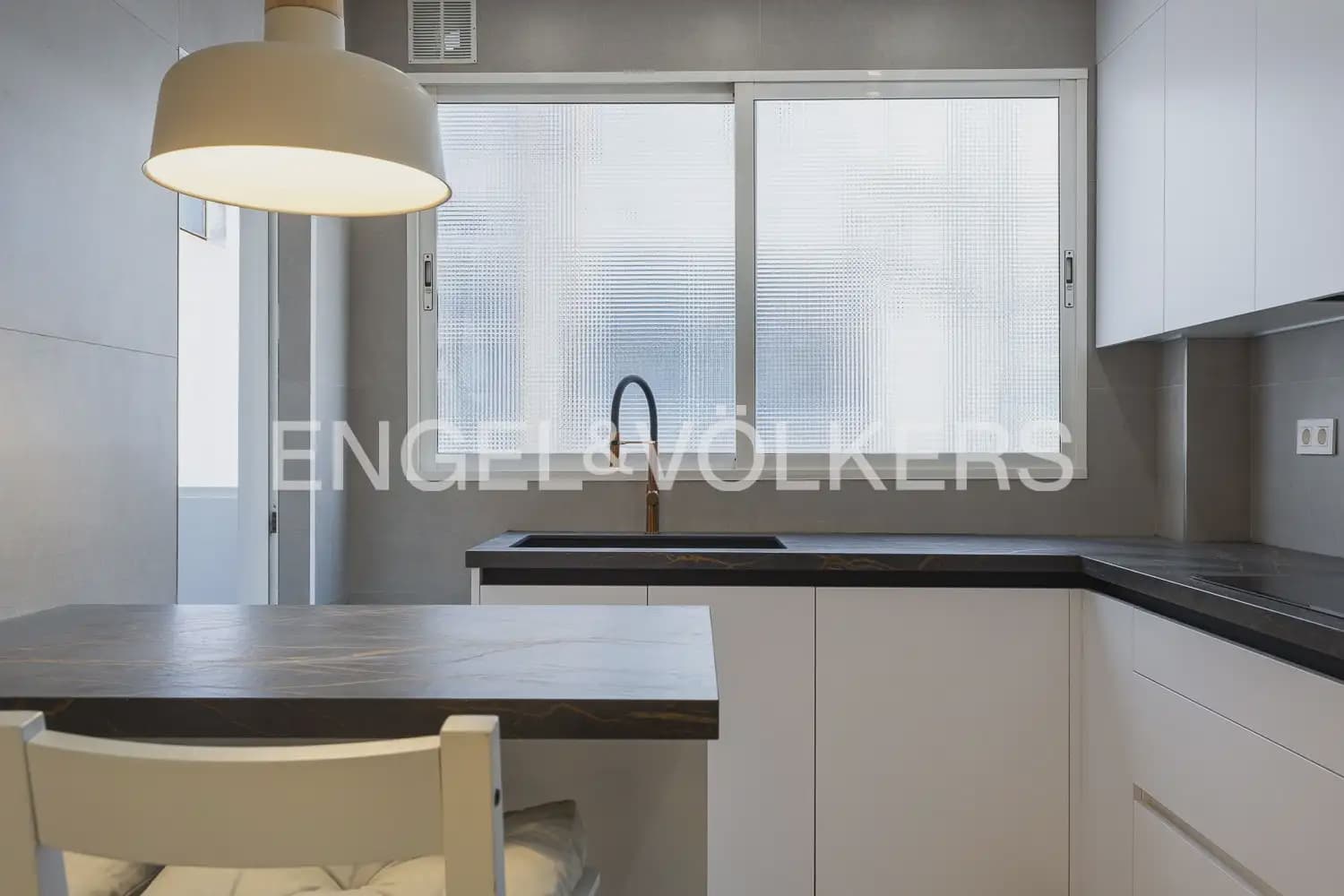 3 quarto Apartamento para arrendar em Valencia cidade com garagem - 1 900 € (Ref: 9897605)