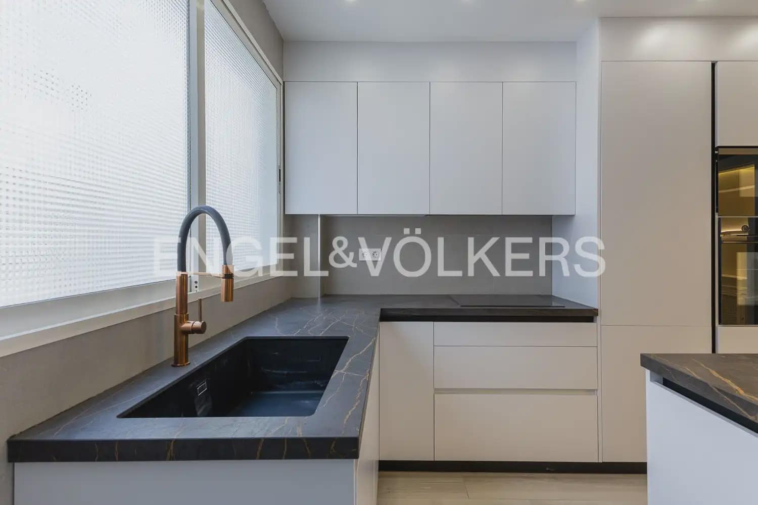 3 quarto Apartamento para arrendar em Valencia cidade com garagem - 1 900 € (Ref: 9897605)