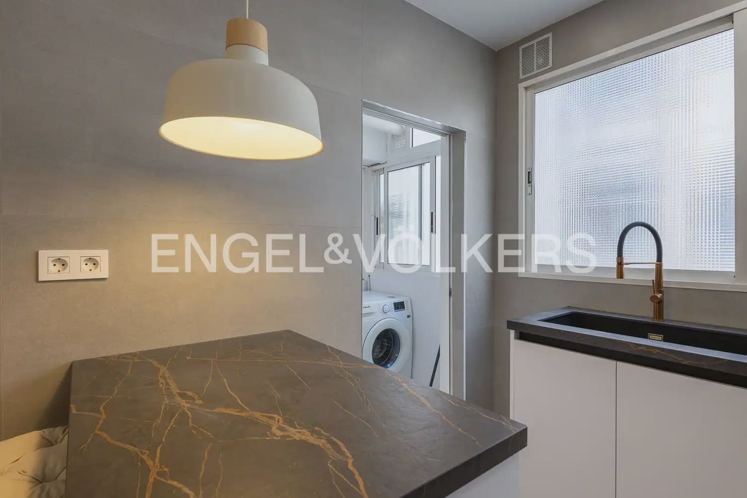 3 quarto Apartamento para arrendar em Valencia cidade com garagem - 1 900 € (Ref: 9897605)