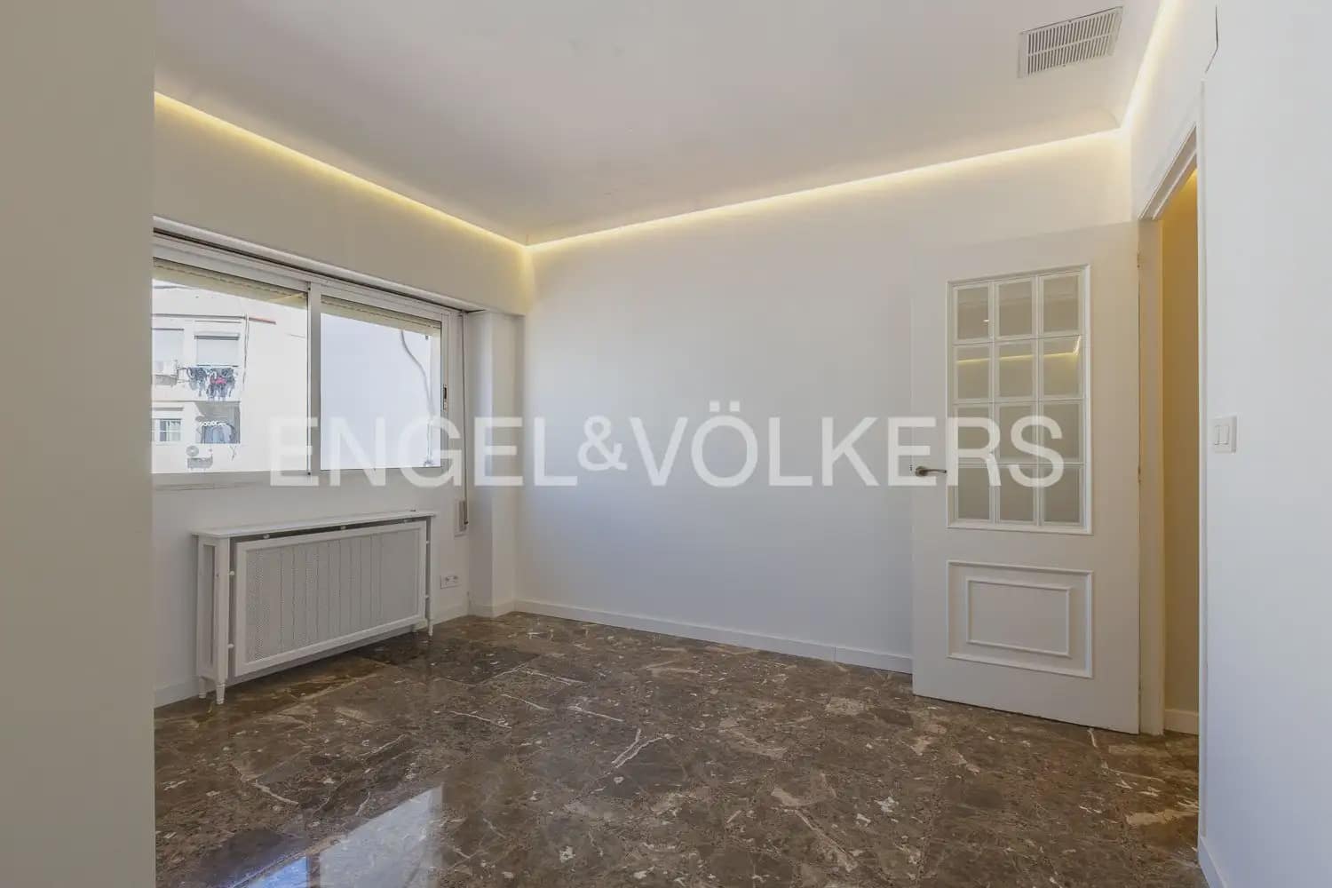 3 quarto Apartamento para arrendar em Valencia cidade com garagem - 1 900 € (Ref: 9897605)