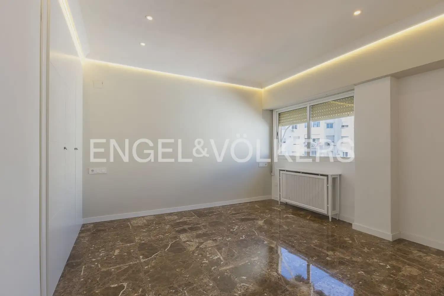 3 quarto Apartamento para arrendar em Valencia cidade com garagem - 1 900 € (Ref: 9897605)