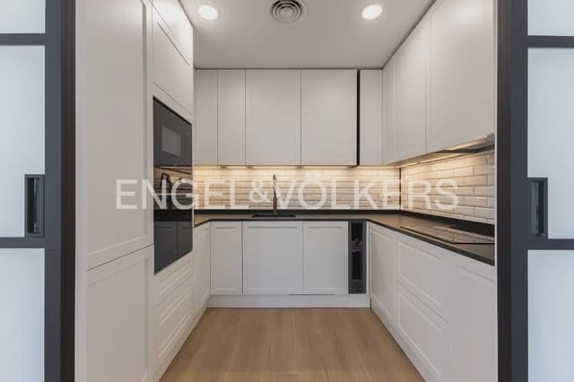 Appartement de 2 chambres à louer à Russafa, Valence ville - 2 000 € (Ref: 9897609)