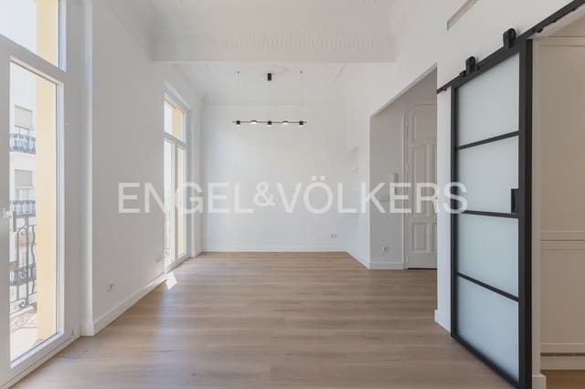 Appartement de 2 chambres à louer à Russafa, Valence ville - 2 000 € (Ref: 9897609)