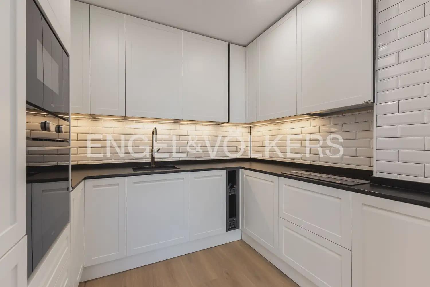 Appartement de 2 chambres à louer à Valence ville - 2 000 € (Ref: 9897609)