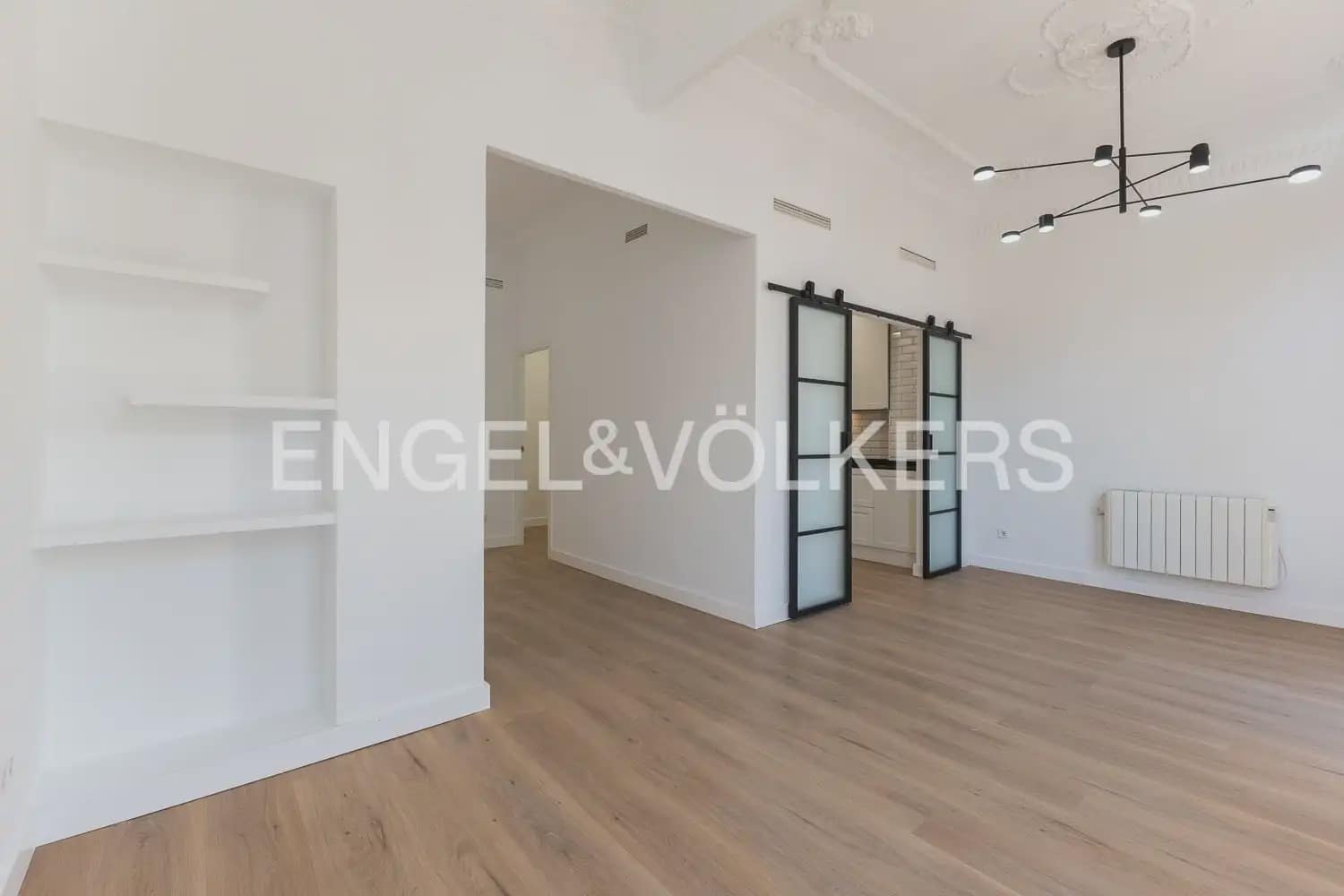 Appartement de 2 chambres à louer à Valence ville - 2 000 € (Ref: 9897609)
