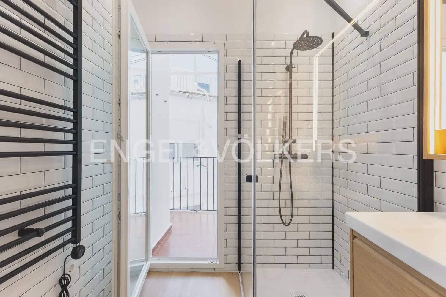 Appartement de 2 chambres à louer à Valence ville - 2 000 € (Ref: 9897609)