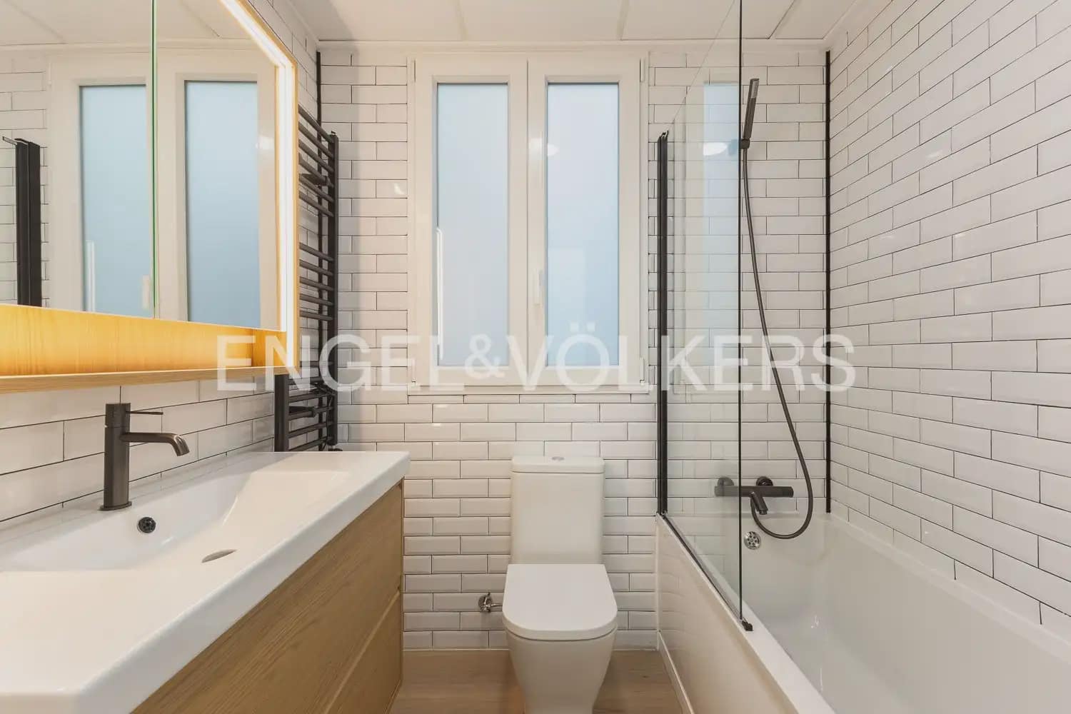 Appartement de 2 chambres à louer à Valence ville - 2 000 € (Ref: 9897609)