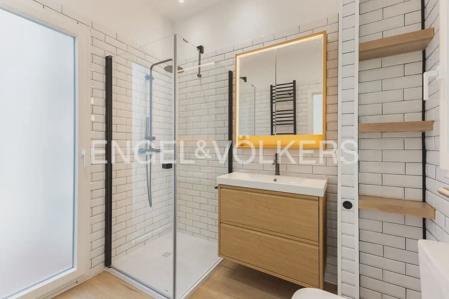 Appartement de 2 chambres à louer à Valence ville - 2 000 € (Ref: 9897609)