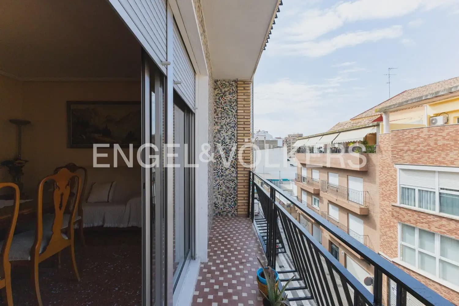 4 bedroom Flat for sale in Valencia city - € 249,000 (Ref: 9897611)
