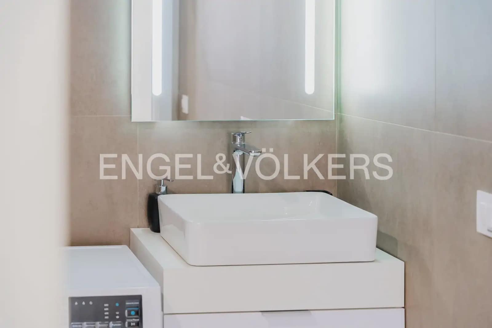 1 bedroom Flat for sale in Valencia city - € 240,000 (Ref: 9897613)