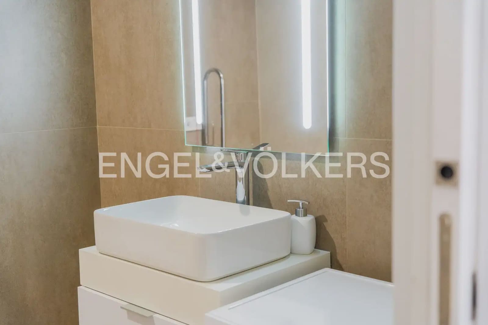 1 sypialnia Mieszkanie na sprzedaż w Miasto Walencja - 240 000 € (Ref: 9897614)