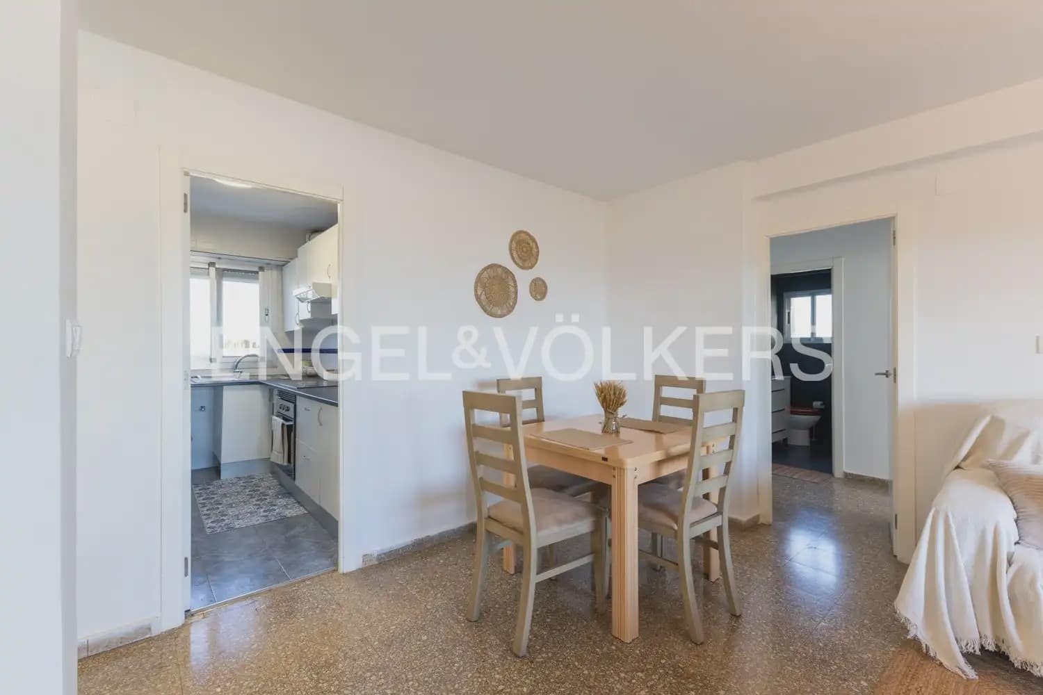 Piso de 3 habitaciones en Puig en alquiler con piscina garaje - 930 € (Ref: 9897617)