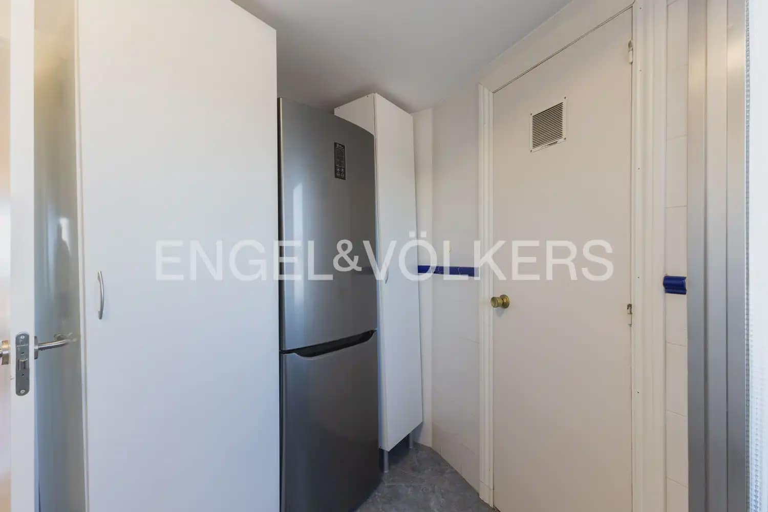 Piso de 3 habitaciones en Puig en alquiler con piscina garaje - 930 € (Ref: 9897617)