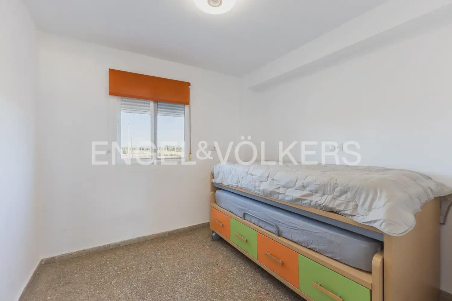 Piso de 3 habitaciones en Puig en alquiler con piscina garaje - 930 € (Ref: 9897617)