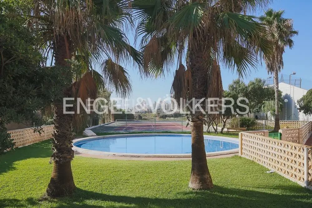 Piso de 3 habitaciones en Puig en alquiler con piscina garaje - 930 € (Ref: 9897617)