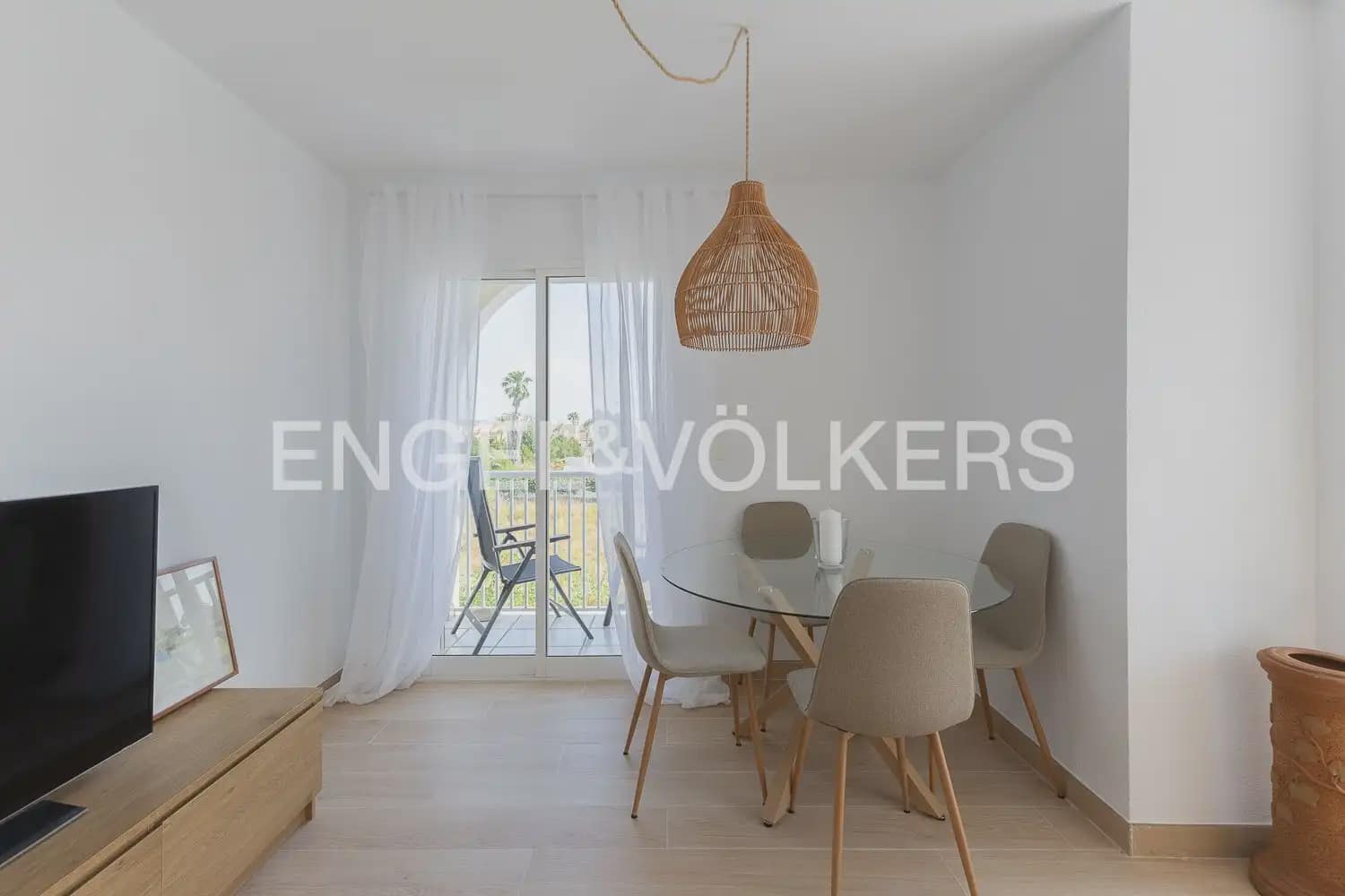 2 bedroom Flat for rent in Sagunto / Sagunt with garage - € 1,400 (Ref: 9897618)