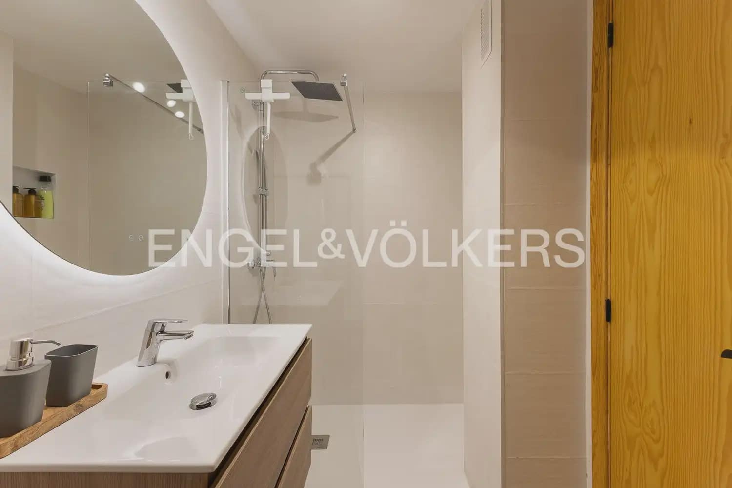 2 bedroom Flat for rent in Sagunto / Sagunt with garage - € 1,400 (Ref: 9897618)