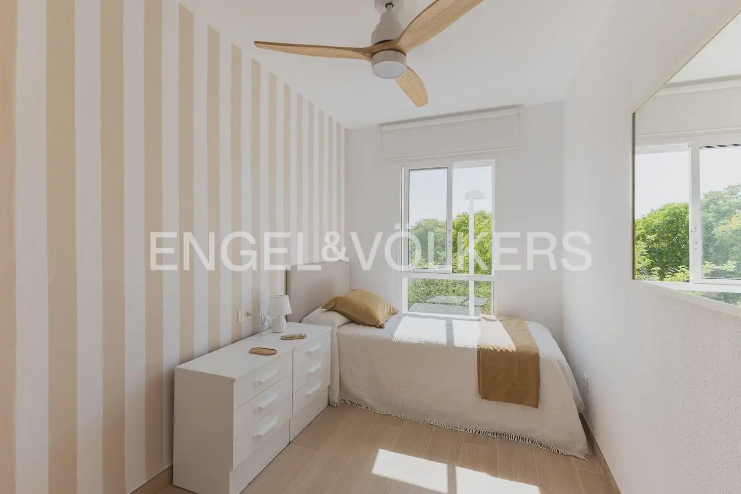 2 bedroom Flat for rent in Sagunto / Sagunt with garage - € 1,400 (Ref: 9897618)