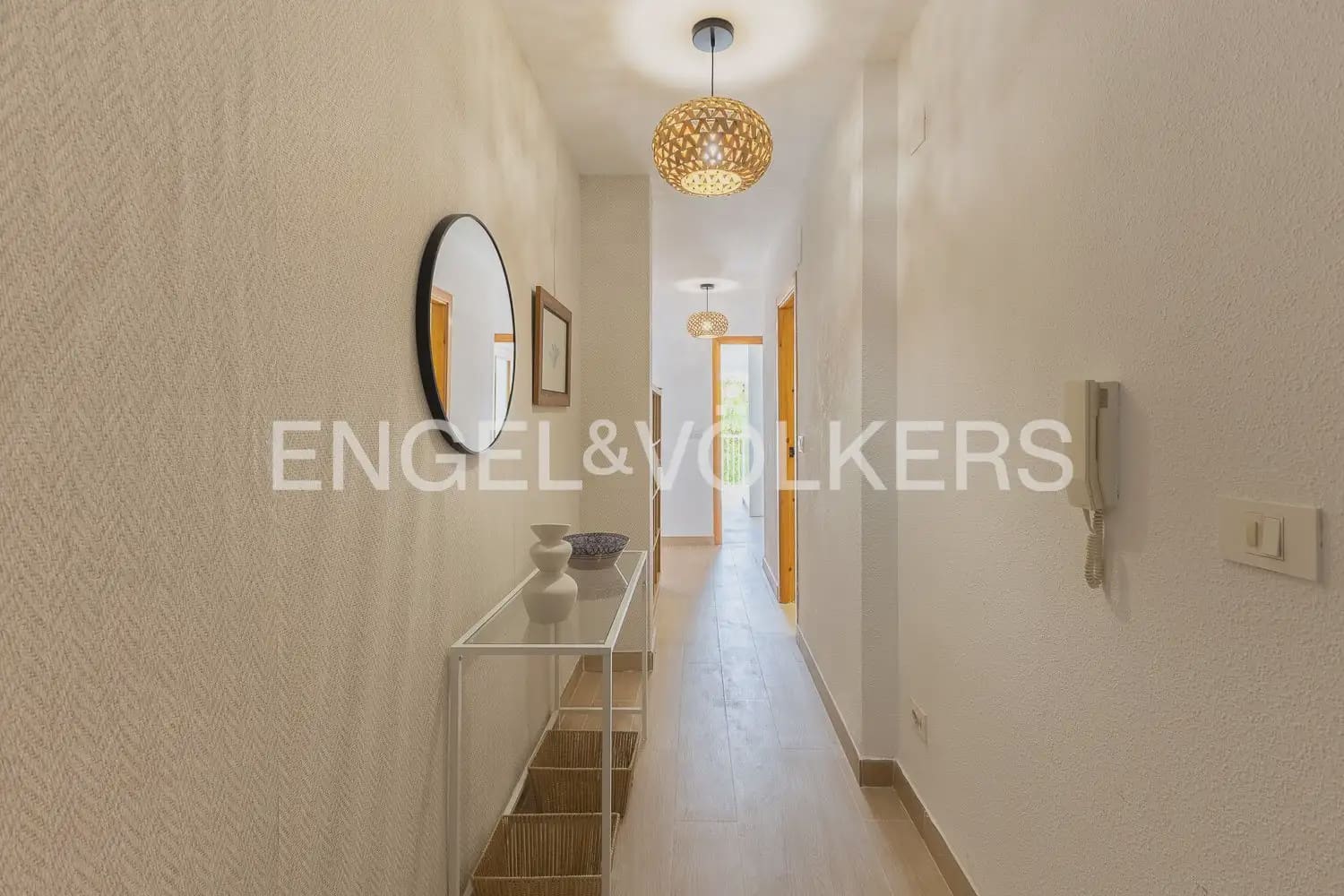 2 bedroom Flat for rent in Sagunto / Sagunt with garage - € 1,400 (Ref: 9897618)