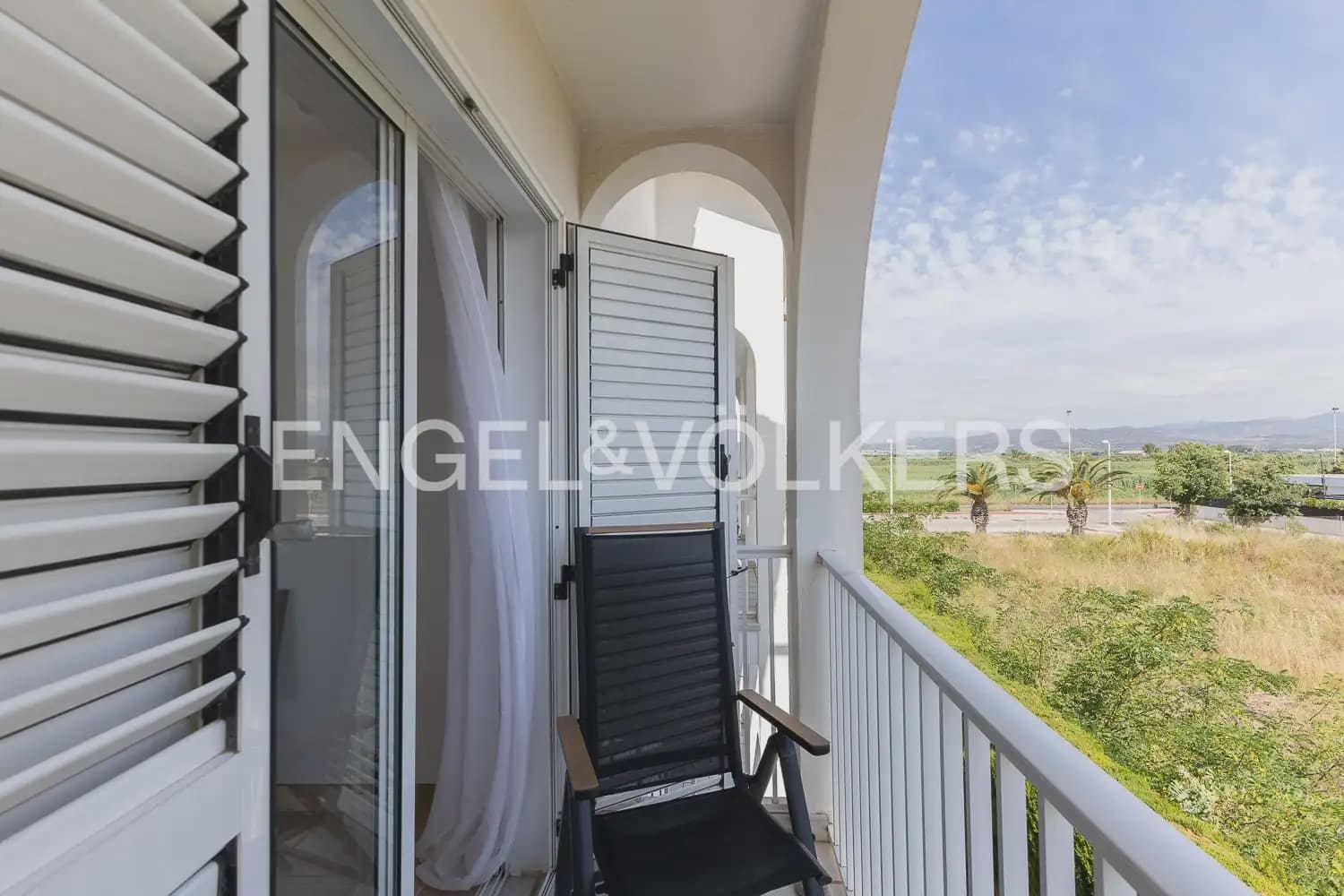 2 bedroom Flat for rent in Sagunto / Sagunt with garage - € 1,400 (Ref: 9897618)