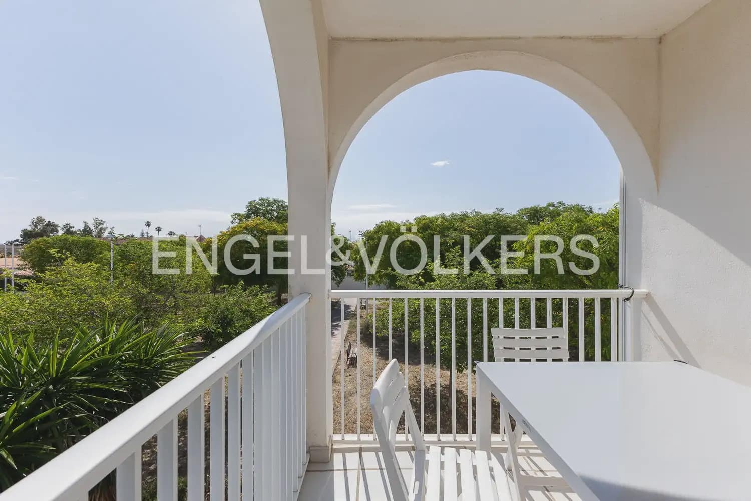 2 bedroom Flat for rent in Sagunto / Sagunt with garage - € 1,400 (Ref: 9897618)