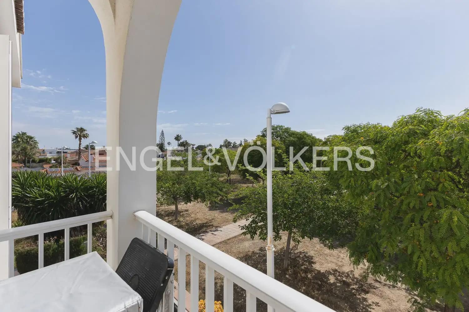 2 bedroom Flat for rent in Sagunto / Sagunt with garage - € 1,400 (Ref: 9897618)
