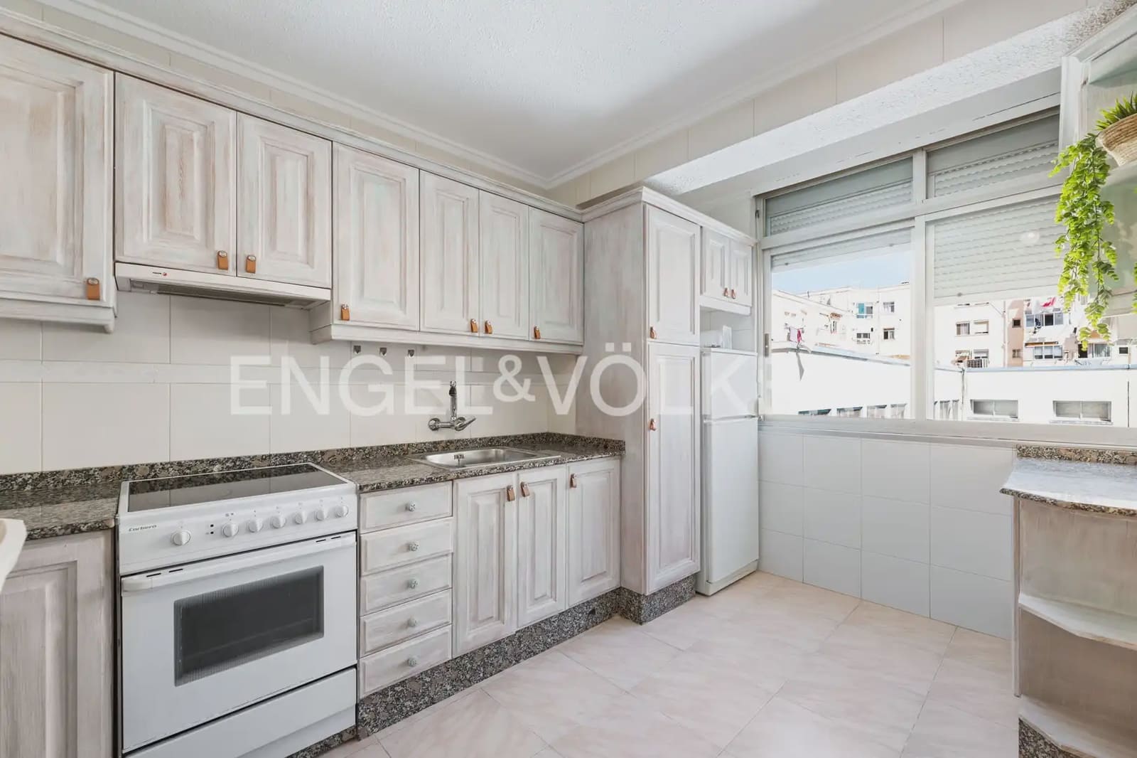 Appartement de 3 chambres à louer à Valence ville - 1 500 € (Ref: 9897619)
