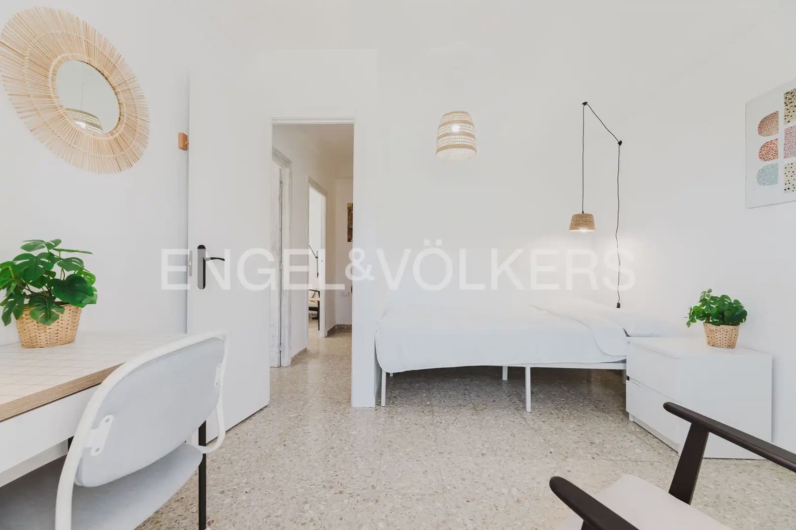 4 slaapkamer Flat te huur in Valencia stad - € 2.000 (Ref: 9897623)