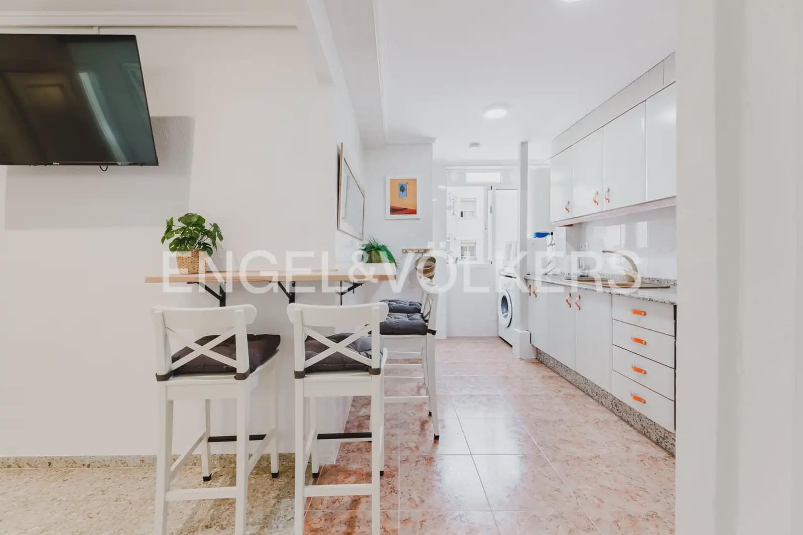4 slaapkamer Flat te huur in Valencia stad - € 2.000 (Ref: 9897623)