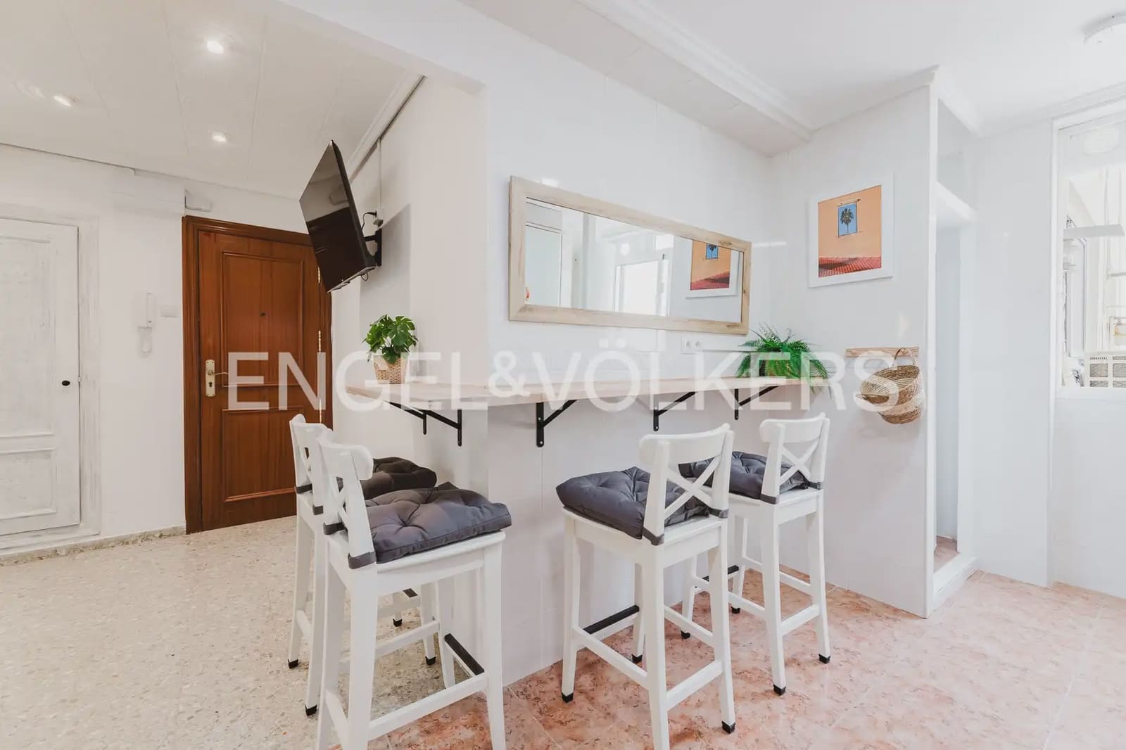 4 slaapkamer Flat te huur in Valencia stad - € 2.000 (Ref: 9897623)