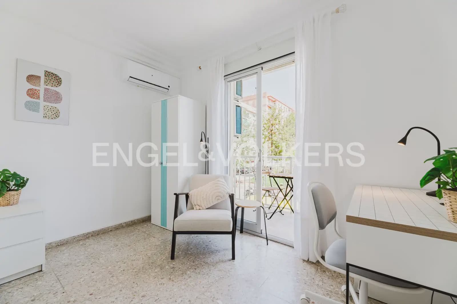 4 slaapkamer Flat te huur in Valencia stad - € 2.000 (Ref: 9897623)