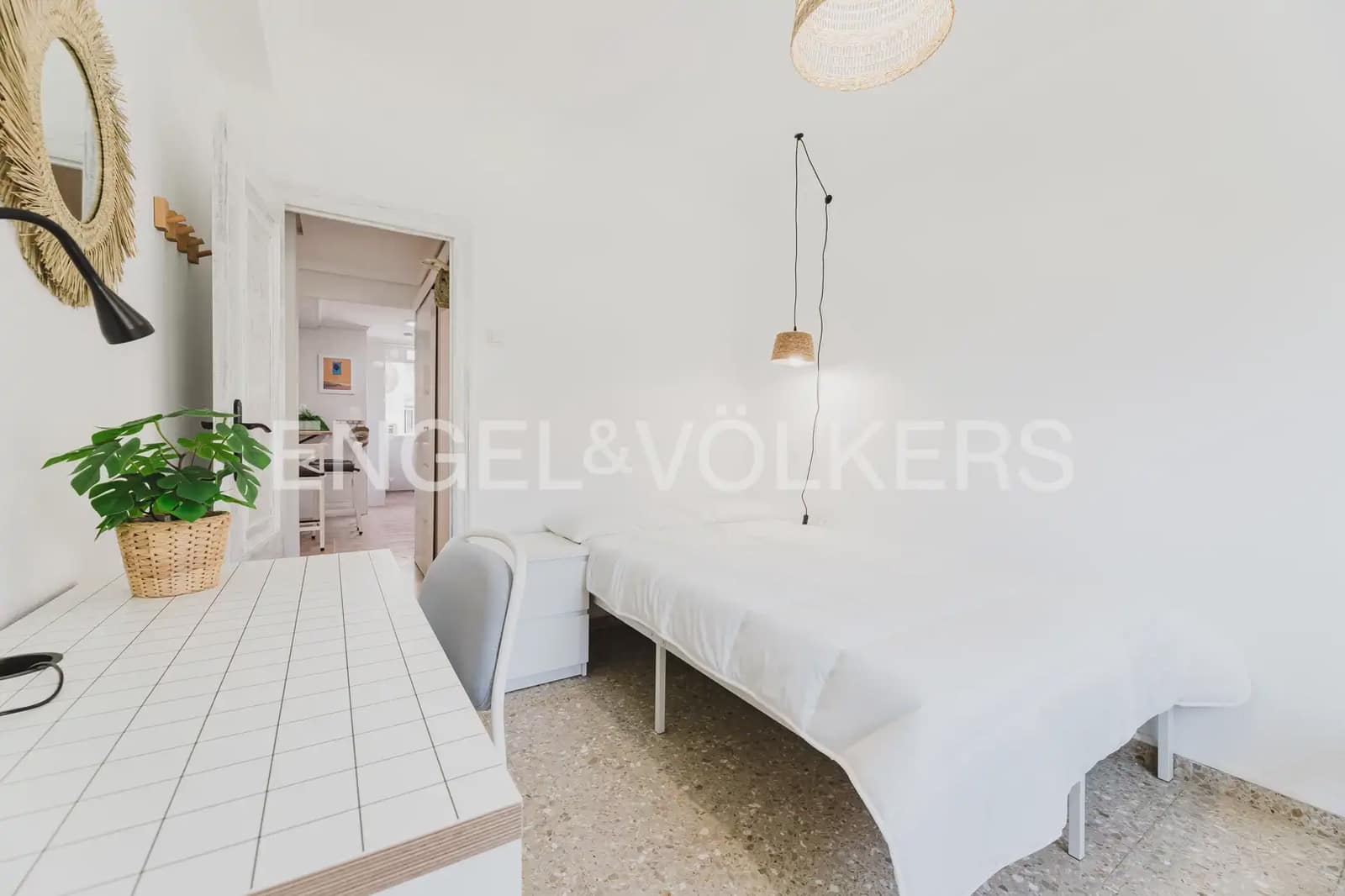 4 slaapkamer Flat te huur in Valencia stad - € 2.000 (Ref: 9897623)