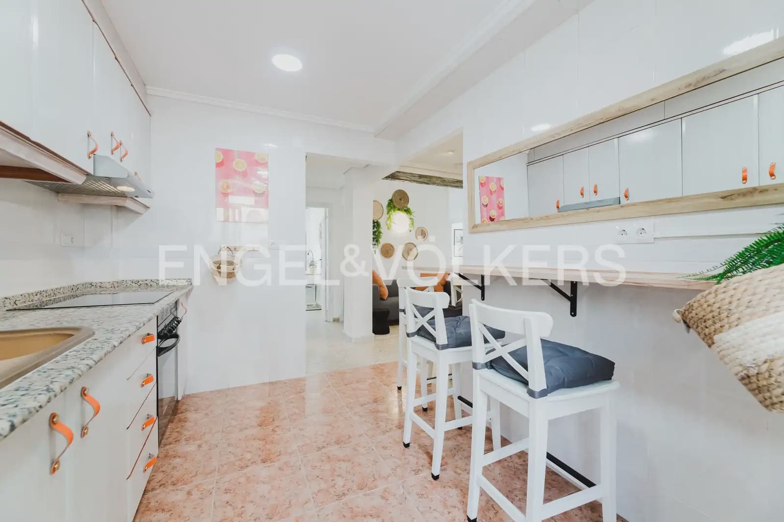 4 slaapkamer Flat te huur in Valencia stad - € 2.000 (Ref: 9897623)
