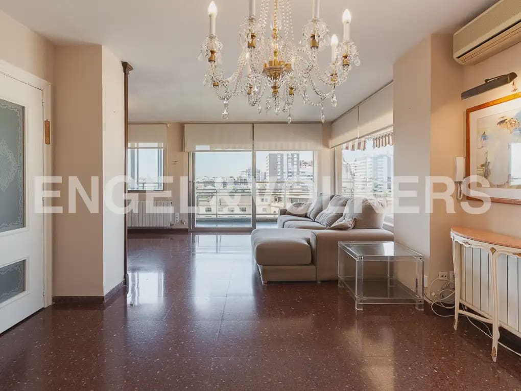 4 quarto Apartamento para arrendar em Valencia cidade com garagem - 2 300 € (Ref: 9897624)