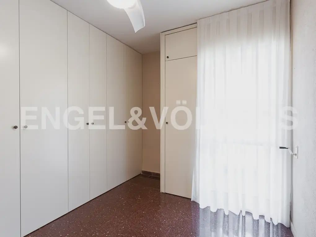 4 quarto Apartamento para arrendar em Valencia cidade com garagem - 2 300 € (Ref: 9897624)
