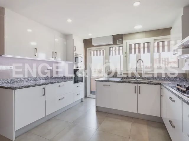 4 quarto Apartamento para arrendar em Jaume Roig, Valência cidade com garagem - 2 300 € (Ref: 9897624)