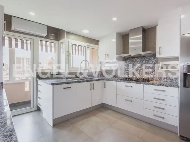 4 quarto Apartamento para arrendar em Jaume Roig, Valência cidade com garagem - 2 300 € (Ref: 9897624)