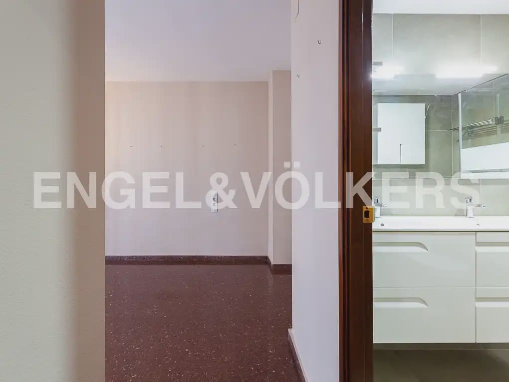 4 quarto Apartamento para arrendar em Valencia cidade com garagem - 2 300 € (Ref: 9897624)