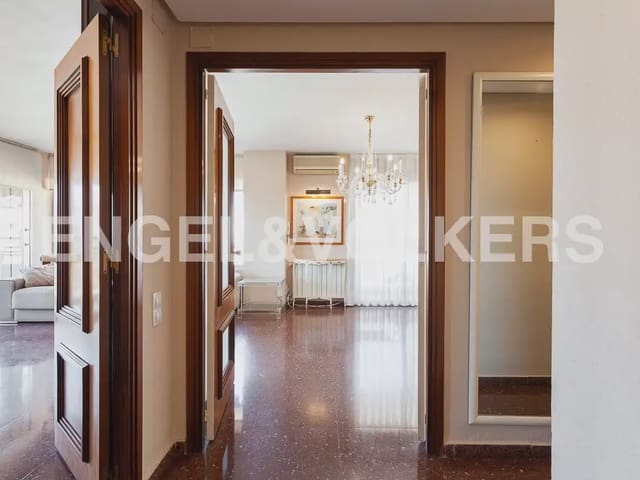 4 quarto Apartamento para arrendar em Jaume Roig, Valência cidade com garagem - 2 300 € (Ref: 9897624)