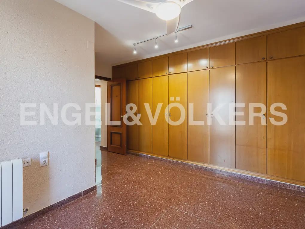 4 quarto Apartamento para arrendar em Valencia cidade com garagem - 2 300 € (Ref: 9897624)